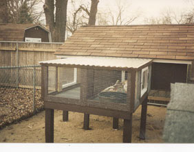 Large raise pen with house Large raise pen with house